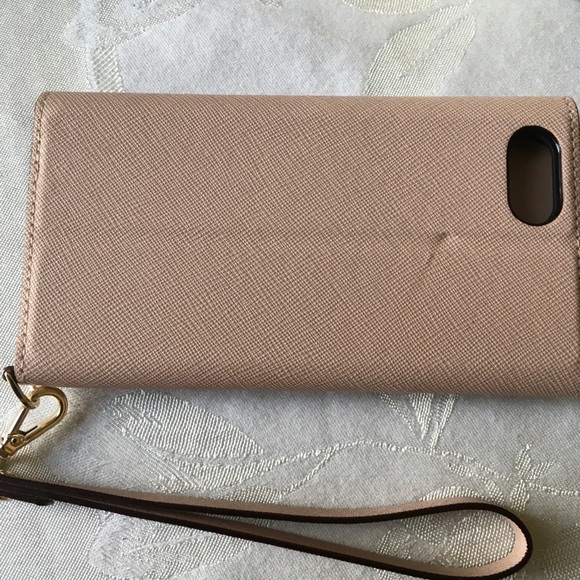 Kate Spade Wristlet case for iPhone 6/6S and slots for two credit cards - Picture 6 of 13